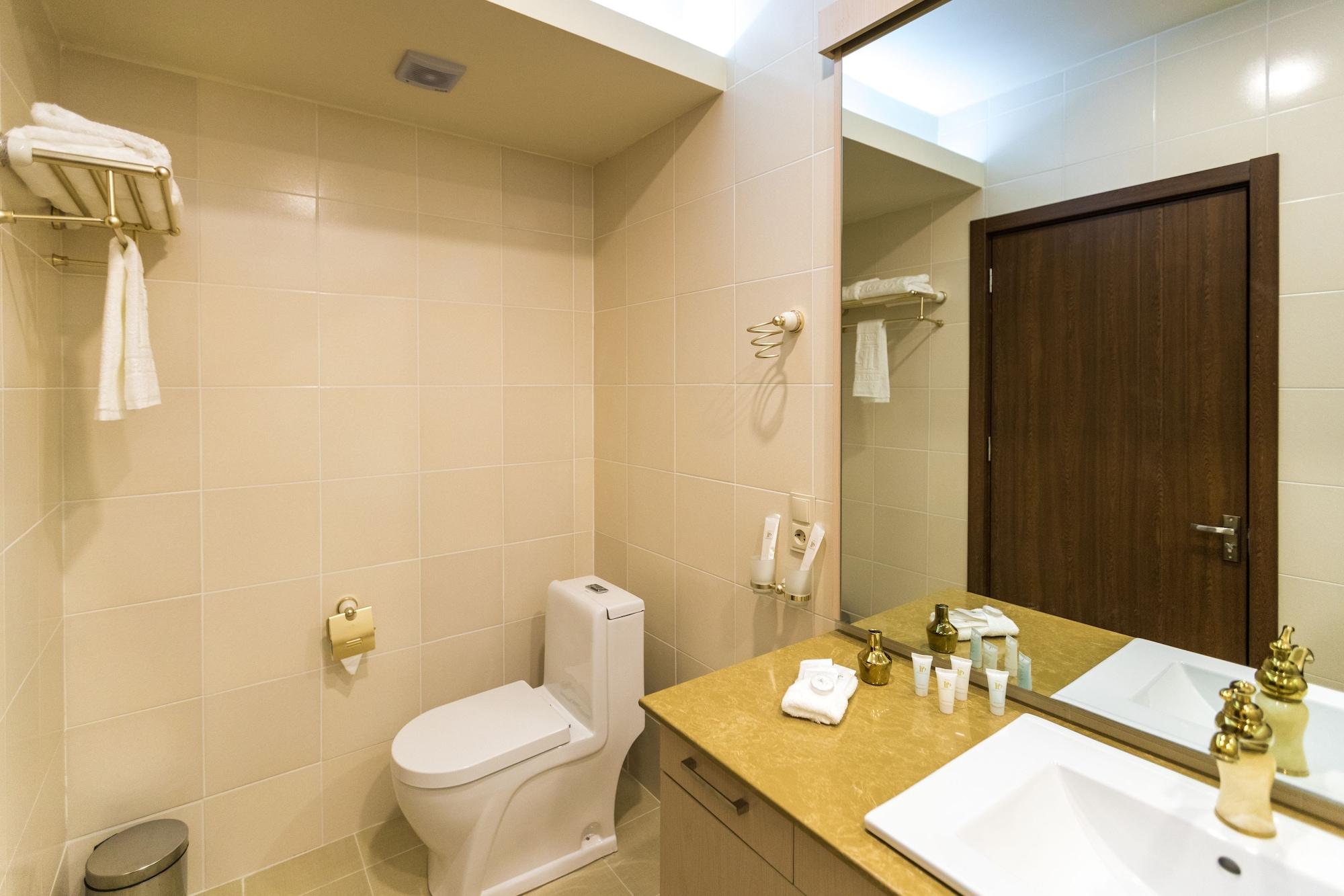 Pirimze Plaza Hotel Tbiliszi Kültér fotó