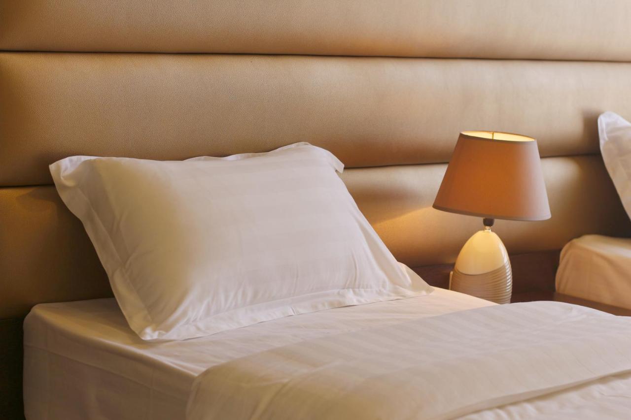 Pirimze Plaza Hotel Tbiliszi Kültér fotó