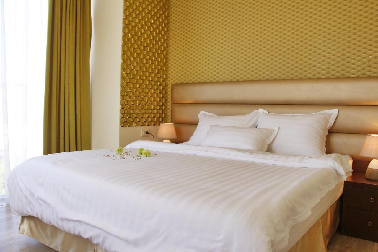 Pirimze Plaza Hotel Tbiliszi Kültér fotó
