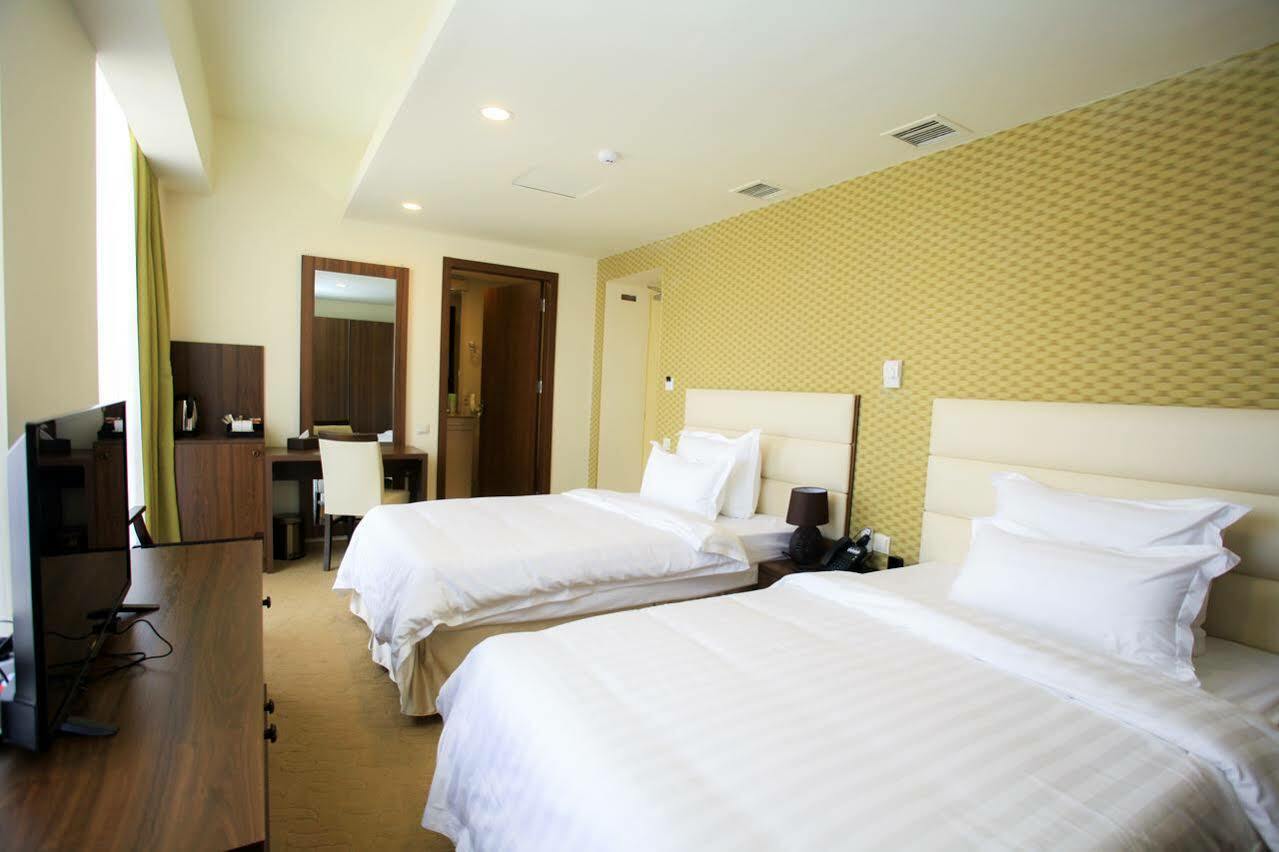 Pirimze Plaza Hotel Tbiliszi Kültér fotó